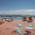 La Residencia Puerto &
