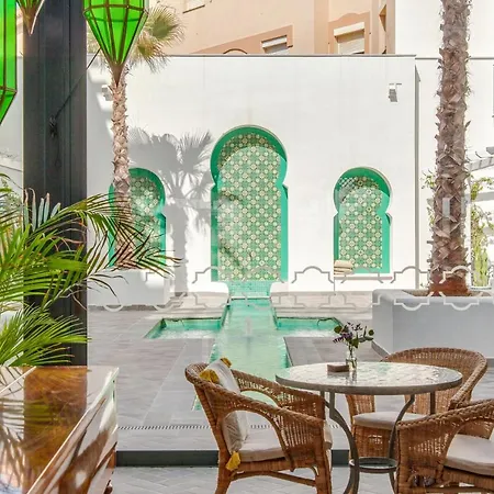 La Residencia Puerto & タリファ